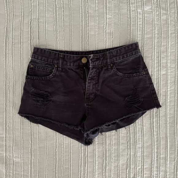 Billabong women’s black jeans shorts - Picture 3 of 7